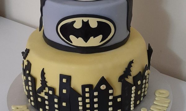 Batman Cake🦇🦇🦇🦇🦇🦇🦇🦇🦇🦇🦇🦇🦇