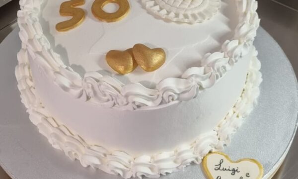 GOLDEN WEDDING CAKE