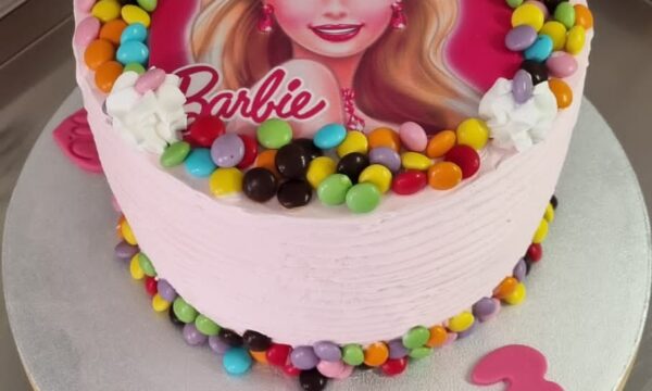 Barbie Cake💖💖💖💖💖💖💖💖