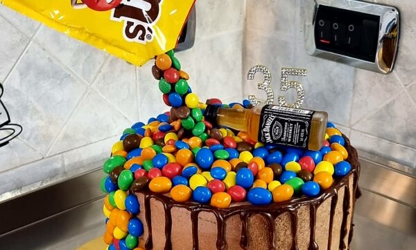 M&M’S CAKE